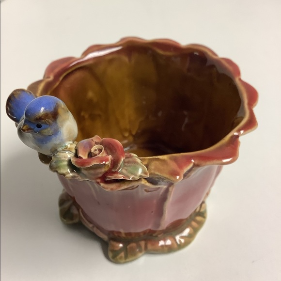Small pottery bowl with blue bird and rose on rim - Picture 6 of 6